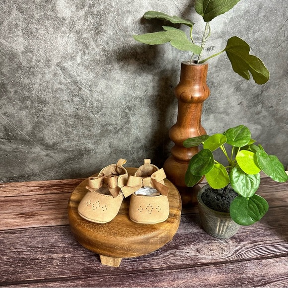 Carter's Baby Girl Tan Ribbon Mary Jane Crib Shoes - Picture 1 of 8